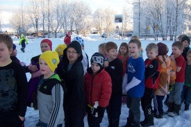 Komin út og í röð