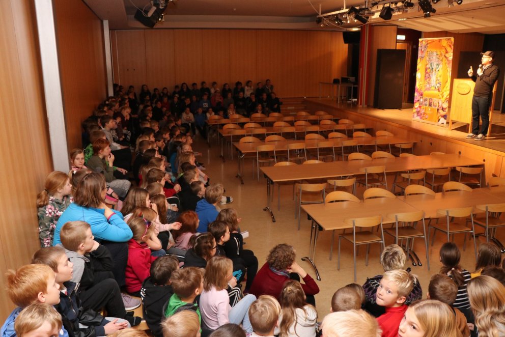 Upplestur Ævars vísindamanns