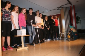 Söngsalur og liðið okkar í Skólahreysti