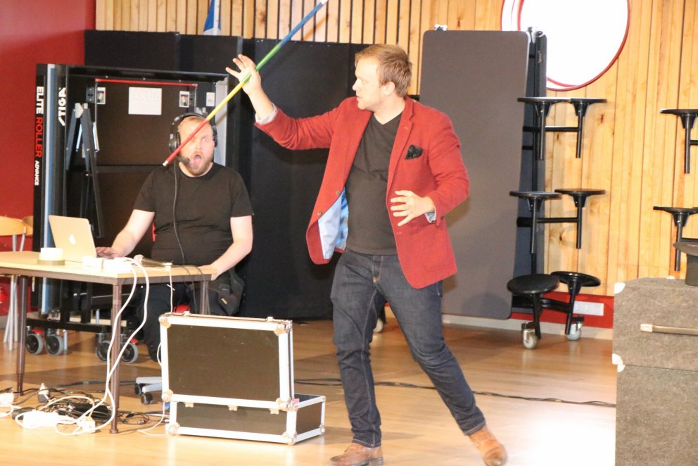 Lalli töframaður í heimsókn í Síðuskóla