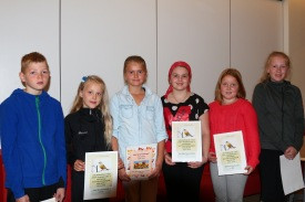Náttúrufræðingur Síðuskóla og þeir sem hlutu viðurkenningu fyrir góða frammistöðu.