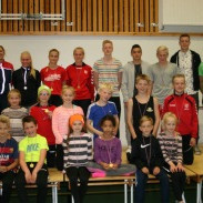 Sigurvegarar ásamt íþróttakennurum og Svavari Sigurðssyni