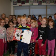 Gunnar Þór stoltur með verðlaunin sín