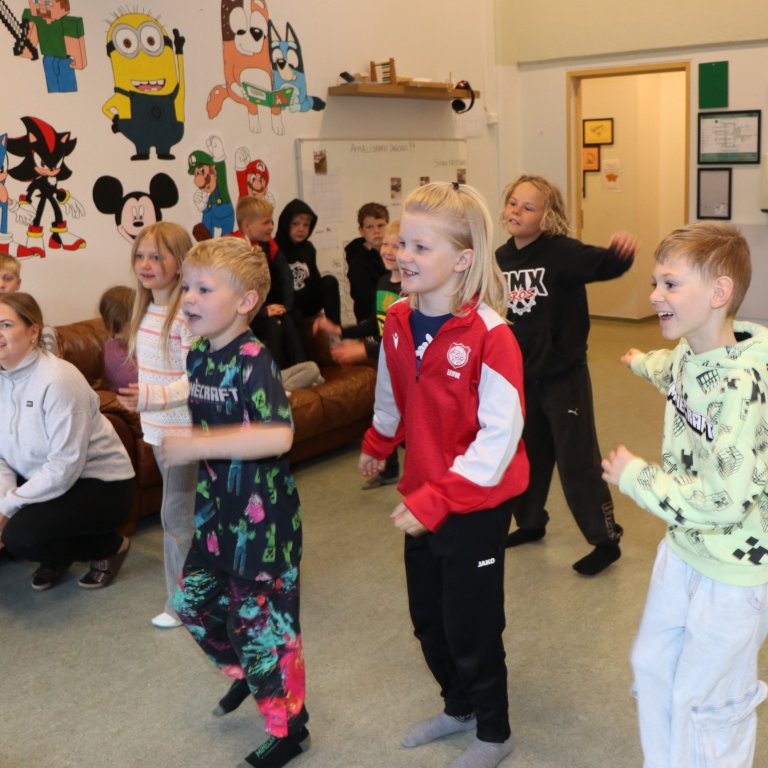 Líf og fjör síðasta skóladaginn :)