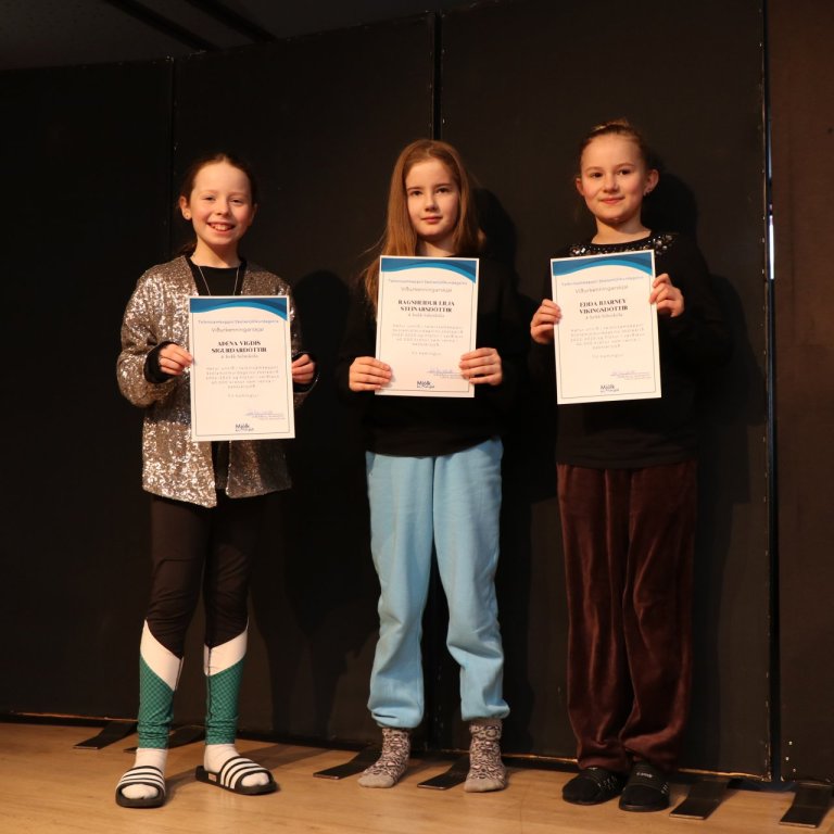 Nemendur í 4. bekk unnu til verðlauna í teiknisamkeppni MS