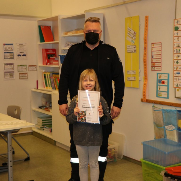 Vinningshafi í eldvarnargetraun.