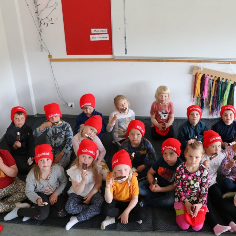1. bekkur í heimsókn í Síðuskóla