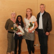 Hafdís og Helena ásamt Ólafi skólastjóra og Önnu Sigrúnu umsjónarkennara