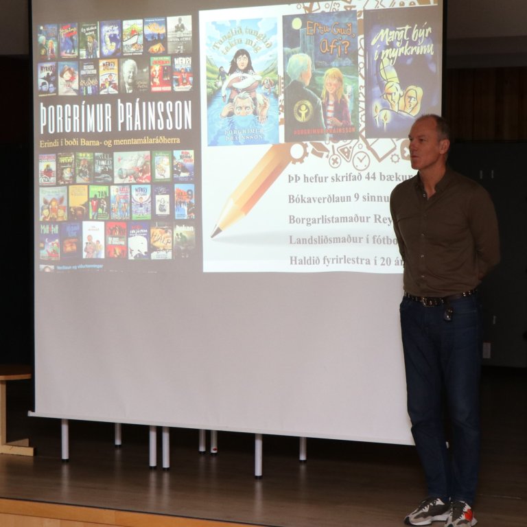 Eflum læsi og verum ástfangin af lífinu :)