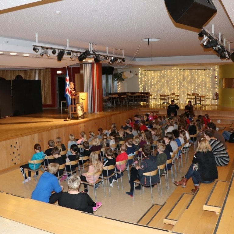 Stóra og litla upplestrarkeppnin